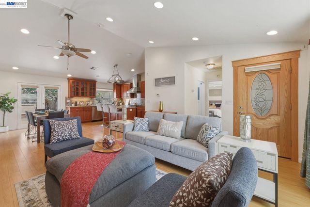 3454 Baumberg Ave, Hayward, CA 94545