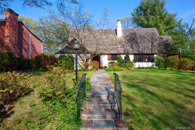 3 Brompton Road, Garden City, NY 11530