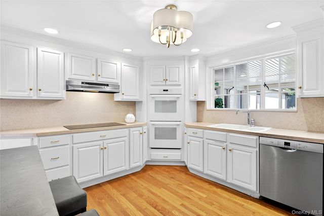 3 Brompton Road, Garden City, NY 11530