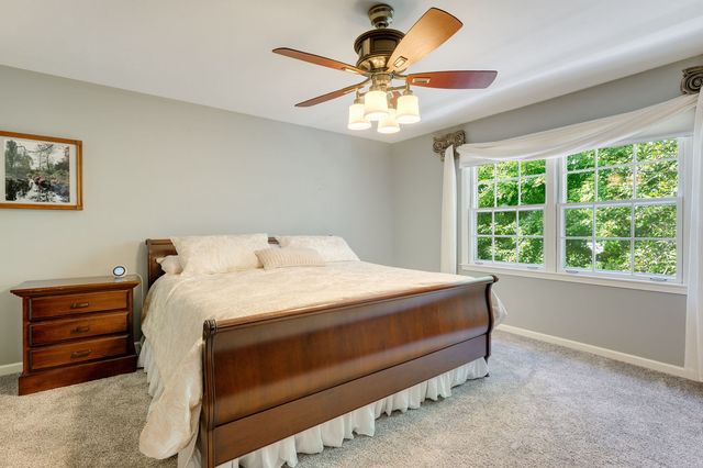174 S Montclair Avenue, Glen Ellyn, IL 60137
