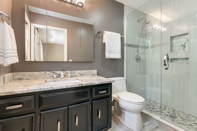 174 S Montclair Avenue, Glen Ellyn, IL 60137
