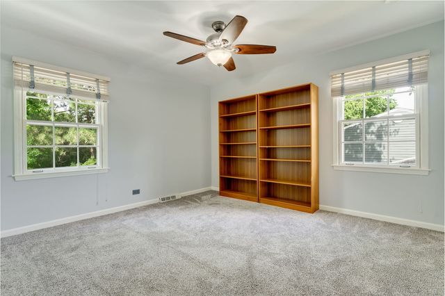 174 S Montclair Avenue, Glen Ellyn, IL 60137