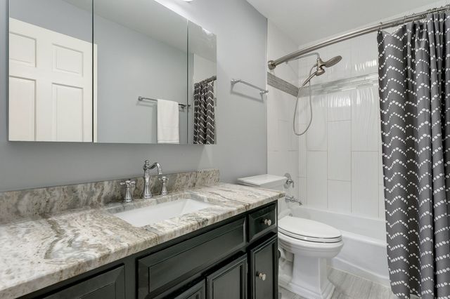 174 S Montclair Avenue, Glen Ellyn, IL 60137
