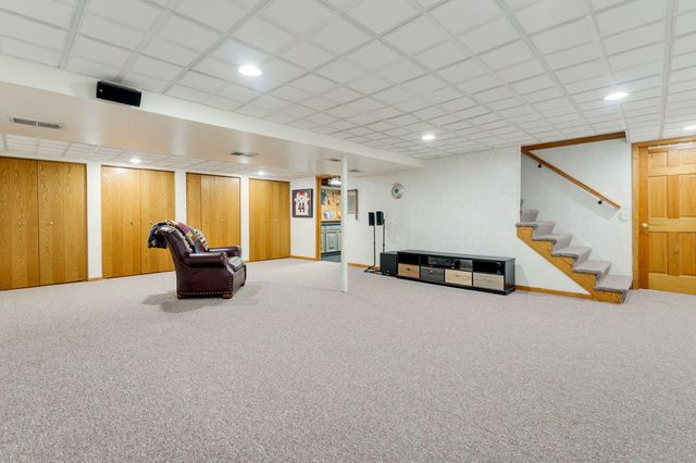174 S Montclair Avenue, Glen Ellyn, IL 60137