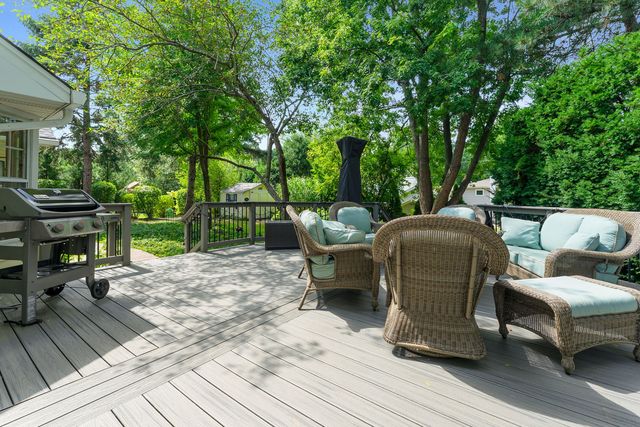 174 S Montclair Avenue, Glen Ellyn, IL 60137