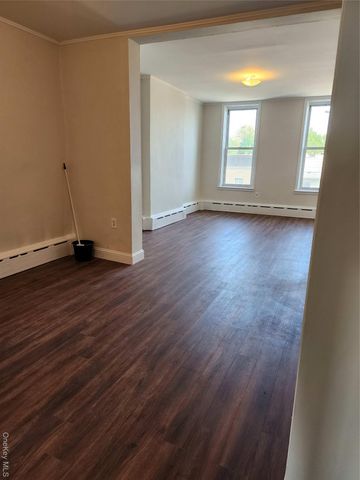 6410 Myrtle Avenue, Glendale, NY 11385