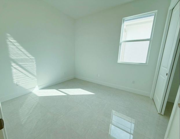 5066 Lido Key Lane, Westlake, FL 33470