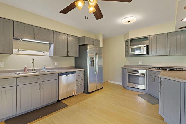 6124 104th AVENUE, Kenosha, WI 53142