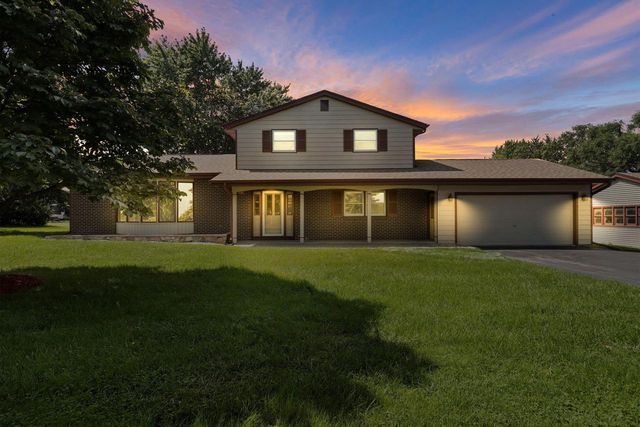 6124 104th AVENUE, Kenosha, WI 53142