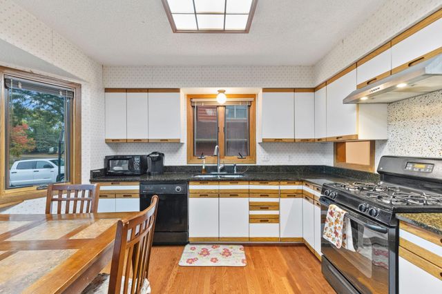 11159 Sumter Avenue S, Bloomington, MN 55438