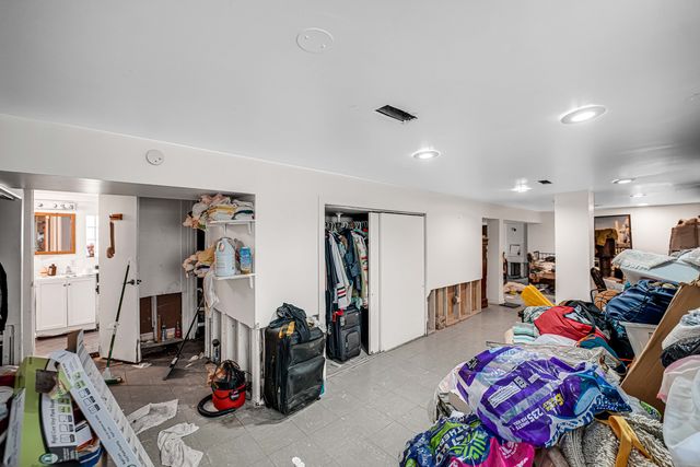 4835 W Haddon Avenue, Chicago, IL 60651
