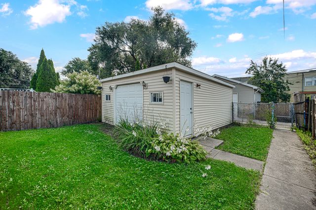 4835 W Haddon Avenue, Chicago, IL 60651