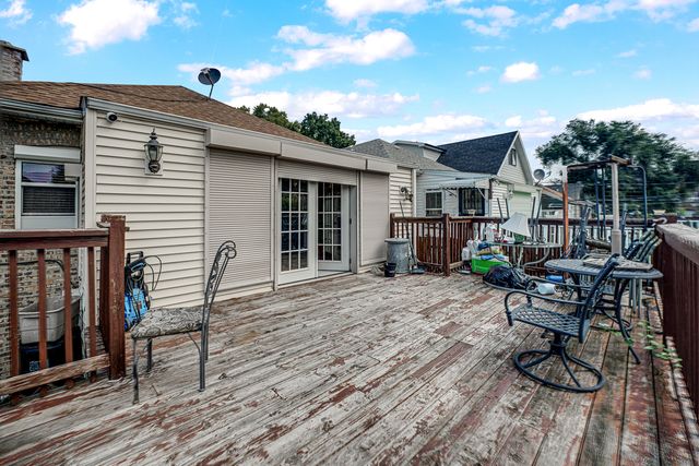 4835 W Haddon Avenue, Chicago, IL 60651