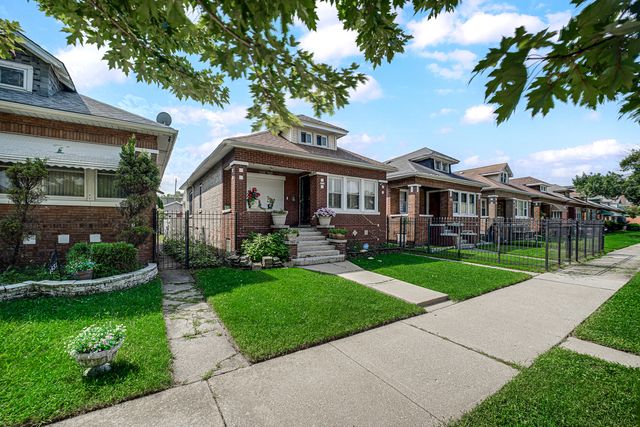 4835 W Haddon Avenue, Chicago, IL 60651