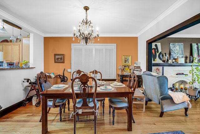 4835 W Haddon Avenue, Chicago, IL 60651