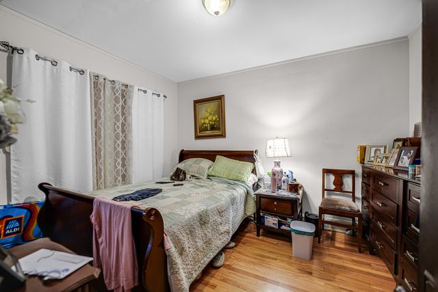 4835 W Haddon Avenue, Chicago, IL 60651