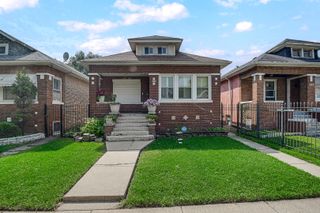 4835 W Haddon Avenue, Chicago, IL 60651