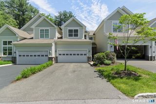 72 Ridgewood Drive 72, Middlebury, CT 06762