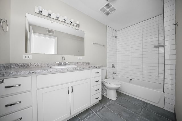 3135 W 95th Street 201, Evergreen Park, IL 60805