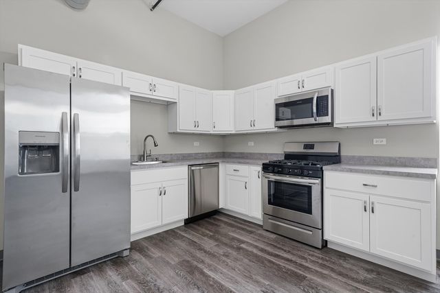 3135 W 95th Street 201, Evergreen Park, IL 60805