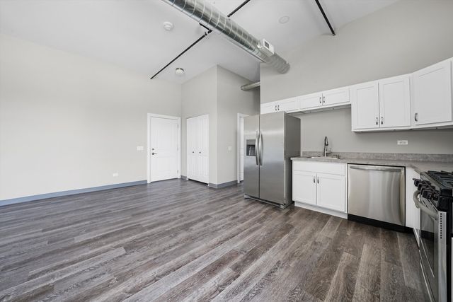 3135 W 95th Street 201, Evergreen Park, IL 60805