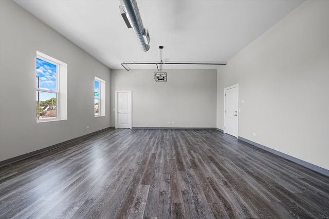 3135 W 95th Street 201, Evergreen Park, IL 60805