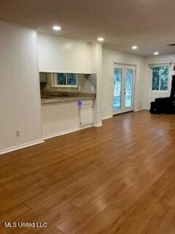 1109 Le Badine Court, Ocean Springs, MS 39564