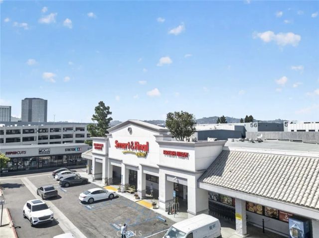 600 N Maple Street, Burbank, CA 91505