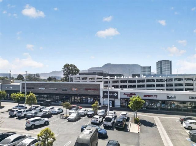 600 N Maple Street, Burbank, CA 91505