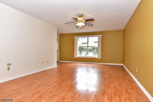 11 Collura Ln, Clifton City, NJ 07012