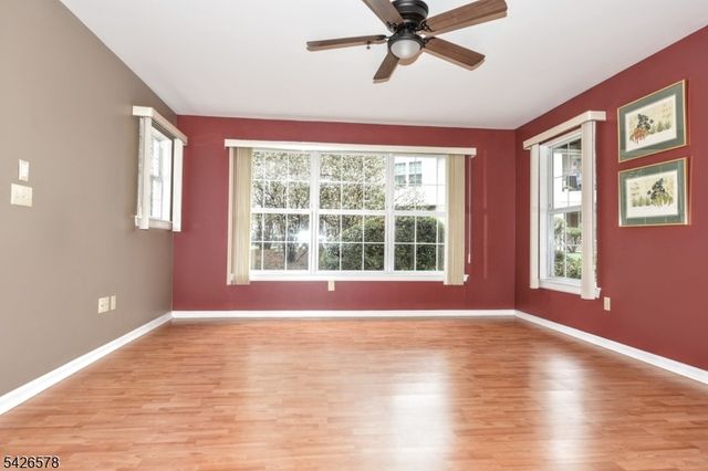 11 Collura Ln, Clifton City, NJ 07012