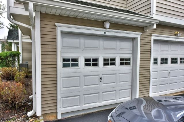 11 Collura Ln, Clifton City, NJ 07012