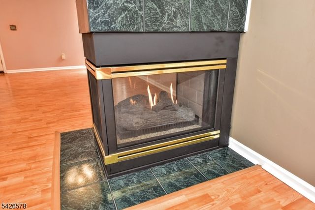 11 Collura Ln, Clifton City, NJ 07012