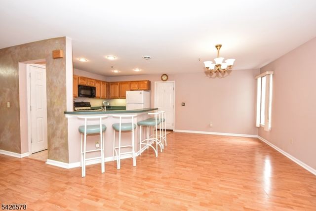 11 Collura Ln, Clifton City, NJ 07012