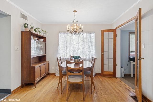 1720 W 54th Place, La Grange Highlands, IL 60525