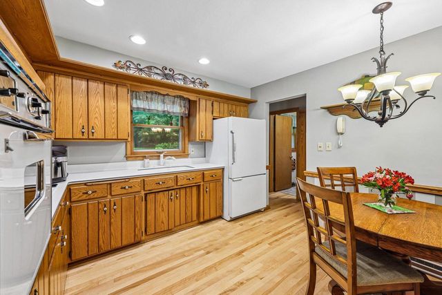 W213N5425 Kenmore DRIVE, Menomonee Falls, WI 53051