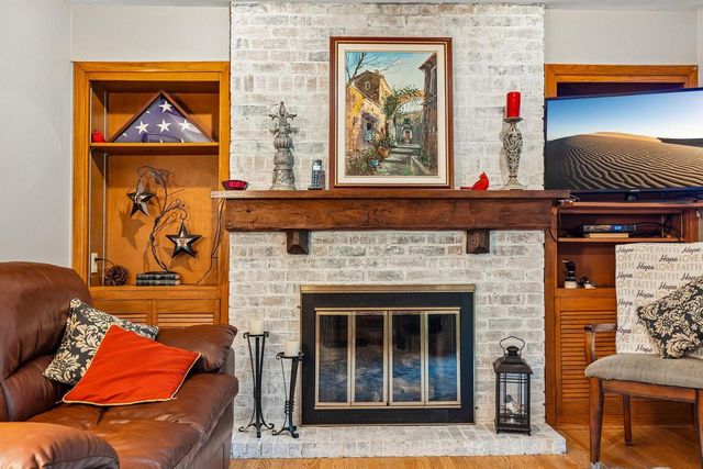 W213N5425 Kenmore DRIVE, Menomonee Falls, WI 53051