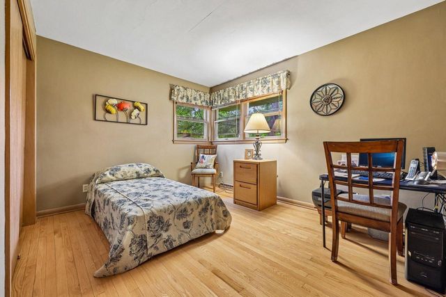 W213N5425 Kenmore DRIVE, Menomonee Falls, WI 53051