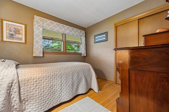 W213N5425 Kenmore DRIVE, Menomonee Falls, WI 53051