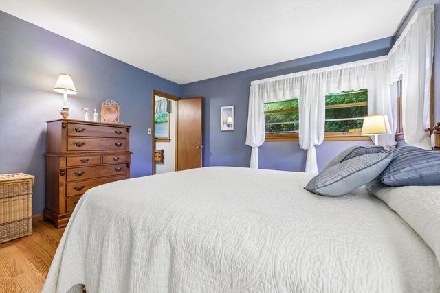 W213N5425 Kenmore DRIVE, Menomonee Falls, WI 53051