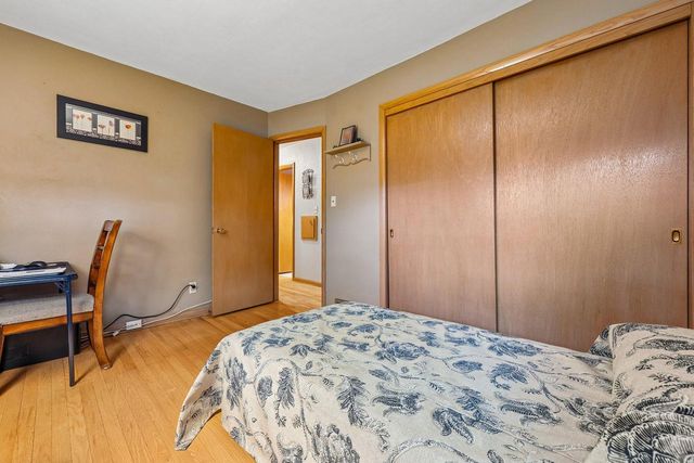W213N5425 Kenmore DRIVE, Menomonee Falls, WI 53051