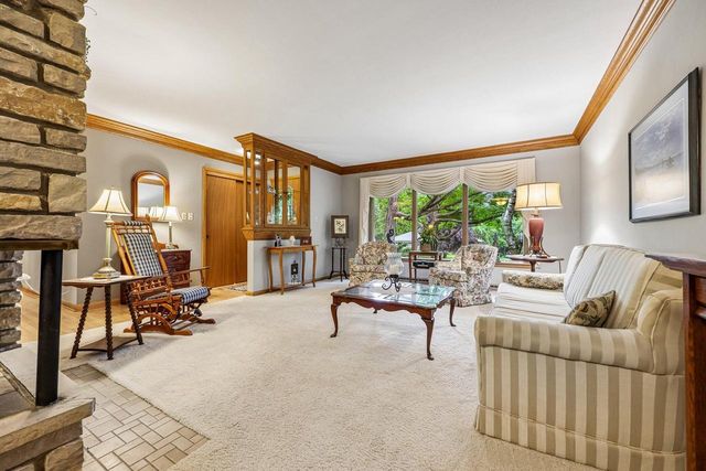 W213N5425 Kenmore DRIVE, Menomonee Falls, WI 53051