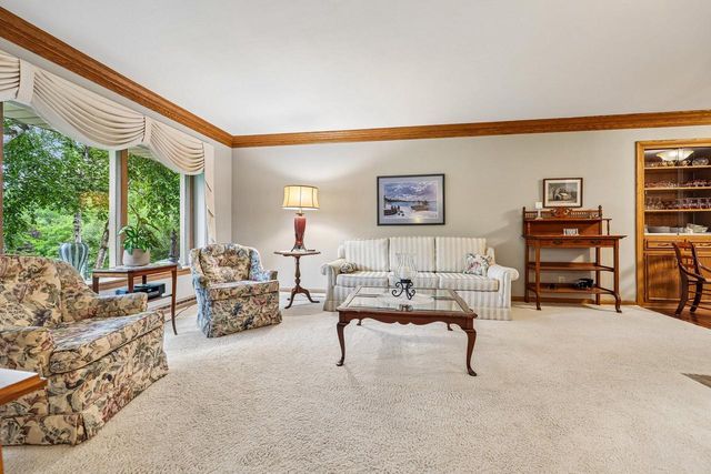 W213N5425 Kenmore DRIVE, Menomonee Falls, WI 53051