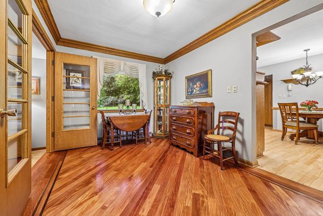W213N5425 Kenmore DRIVE, Menomonee Falls, WI 53051