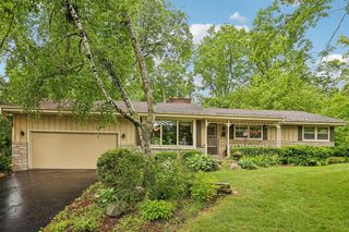 W213N5425 Kenmore DRIVE, Menomonee Falls, WI 53051