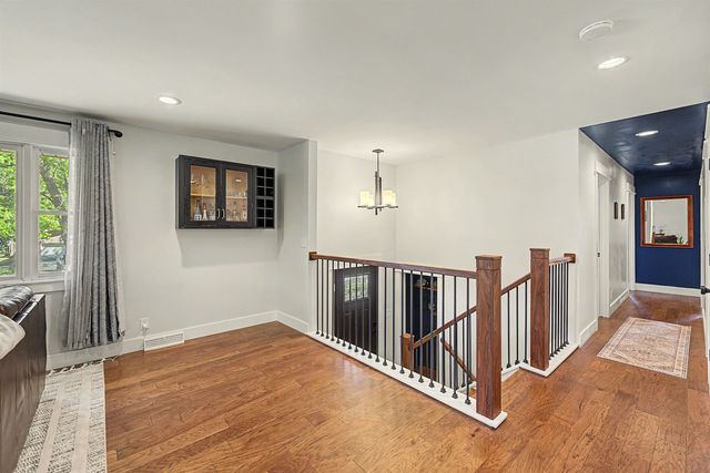 2120 Applewood Ln, Salina, KS 67401