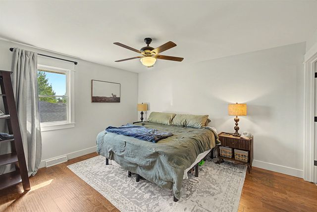 2120 Applewood Ln, Salina, KS 67401
