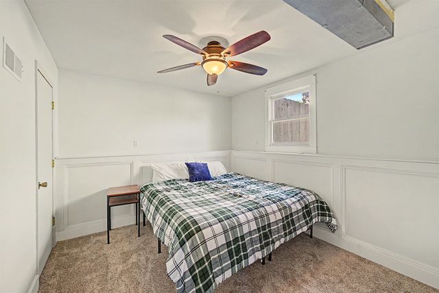 2120 Applewood Ln, Salina, KS 67401
