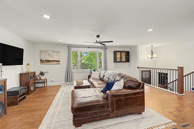 2120 Applewood Ln, Salina, KS 67401