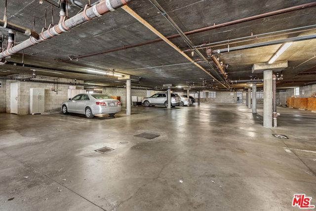 5437 Corteen Place 212, Valley Village, CA 91607